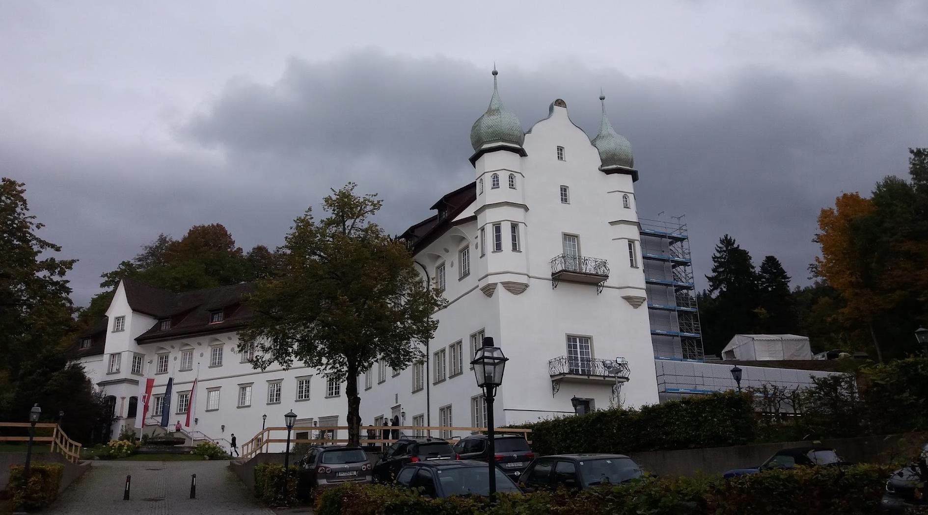 Schloss Hofen - Wissenschafts- und Weiterbildungs-GmbH